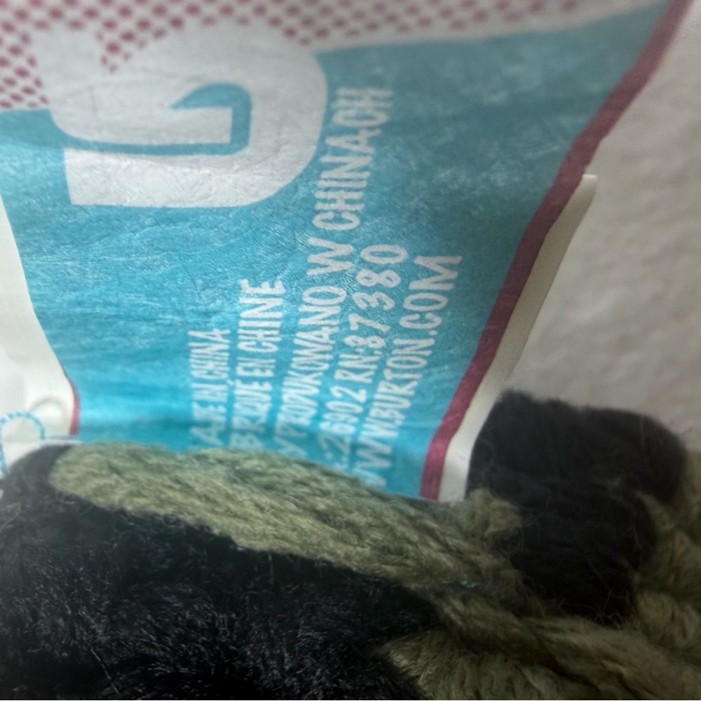 Burton‎ Black and Olive Knit Beanie - Picture 5 of 5